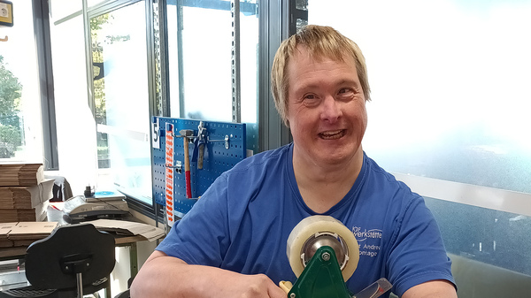 Andreas Licht – Mitarbeiter in der Abteilung Montage der Bruder Konrad Werkstätte Mitterfels