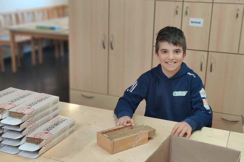 Die Mädchen und Jungen durften verschiedene Arbeiten selbst ausprobieren.