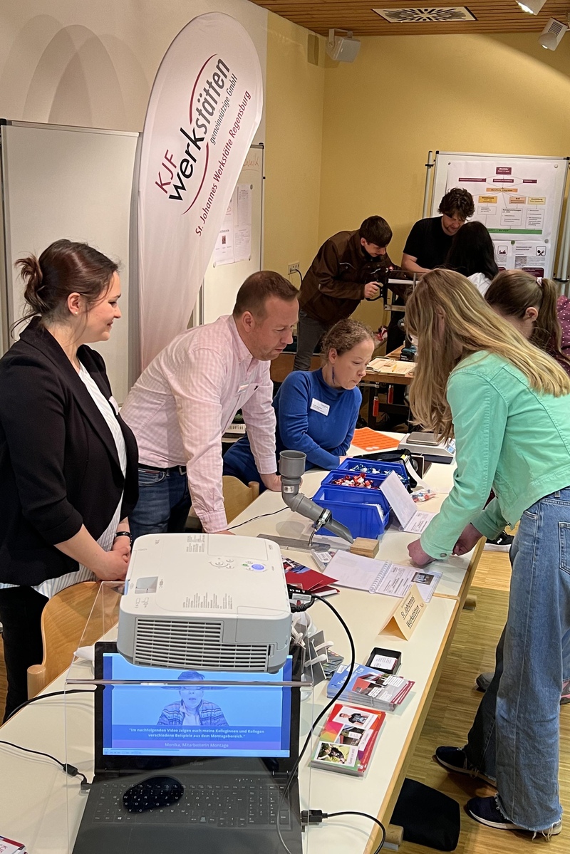 Leben am Messestand